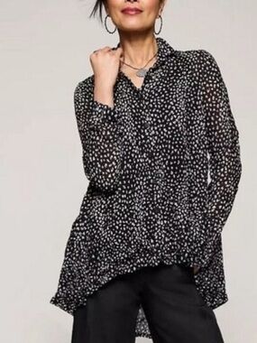 Lisa Bayne Dylan Tunic Top Size M Button Front Blouse Black Printed Long Sleeves